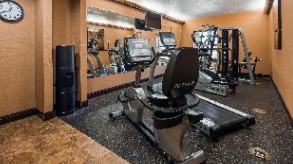 Best Western Plus Midwest Inn & Suites Image 12